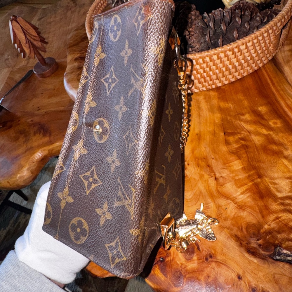 Louis Vuitton, Sarah, wallet, vintage monogram converted Crossbody - Picture 11 of 16